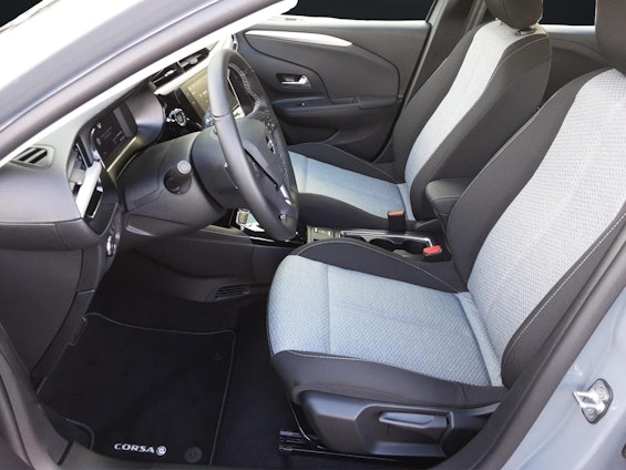 Vehicle image 8 Vehicle image 8