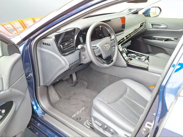 Toyota Mirai Fuel Cell Platinum