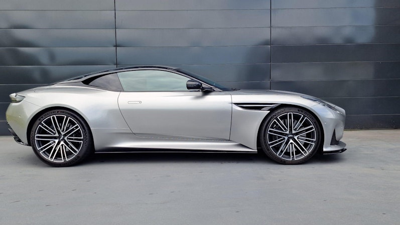 Vehicle image ASTON MARTIN DB12