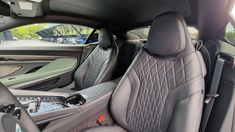 Vehicle image ASTON MARTIN DB12