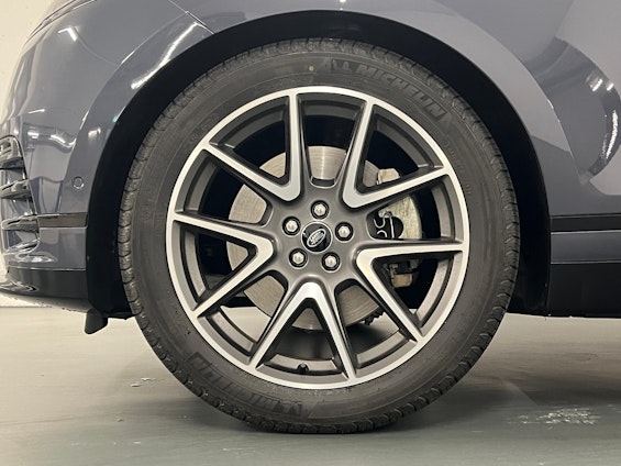 Vehicle image 9 Vehicle image 9