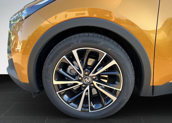 Vehicle image 18 Vehicle image 18