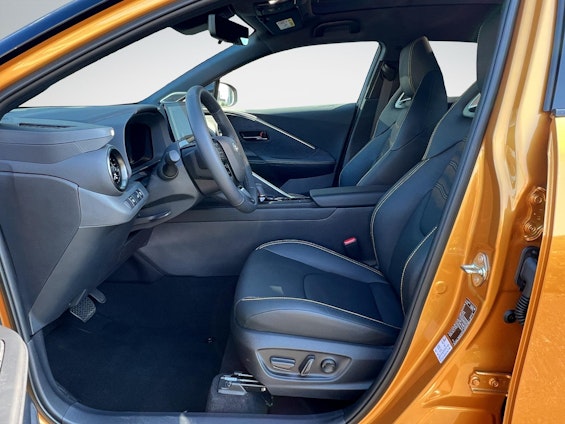 Vehicle image 8 Vehicle image 8