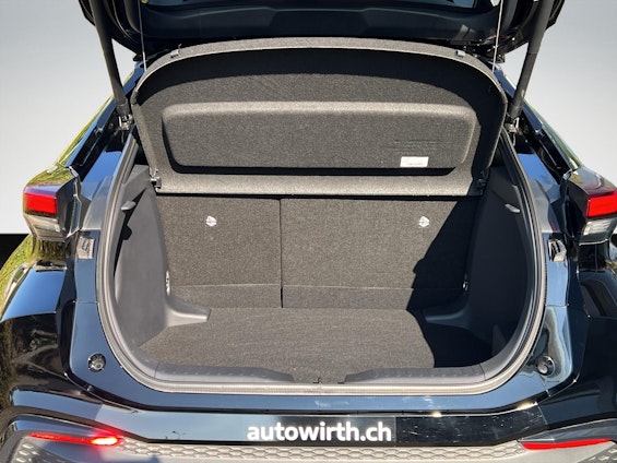 Vehicle image 17 Vehicle image 17