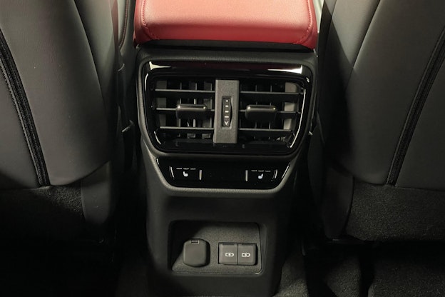 Vehicle image 15 Vehicle image 15