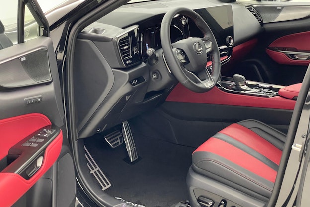 Vehicle image 6 Vehicle image 6