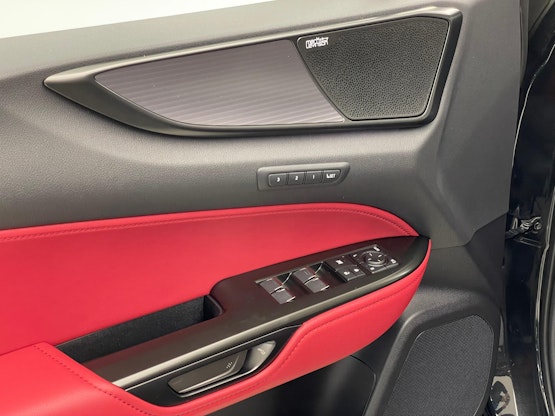 Vehicle image 14 Vehicle image 14