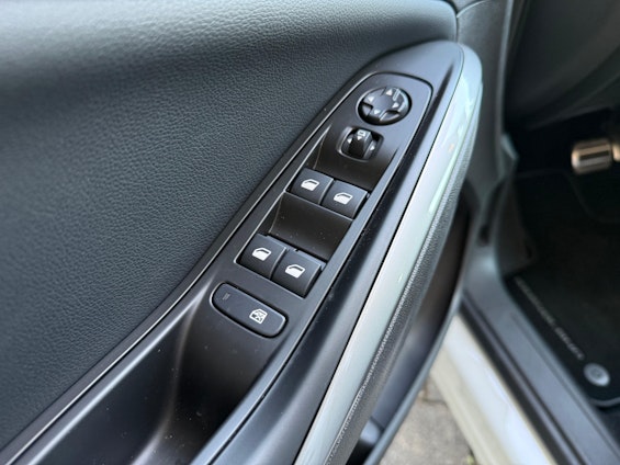 Vehicle image 23 Vehicle image 23