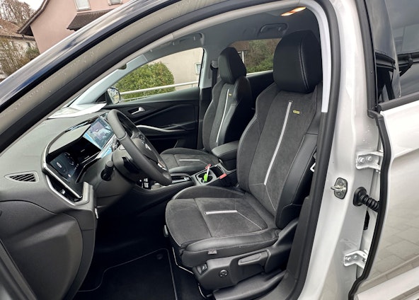 Vehicle image 4 Vehicle image 4