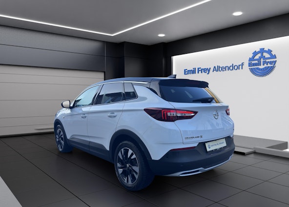 Vehicle image 3 Vehicle image 3