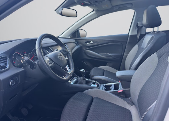 Vehicle image 4 Vehicle image 4