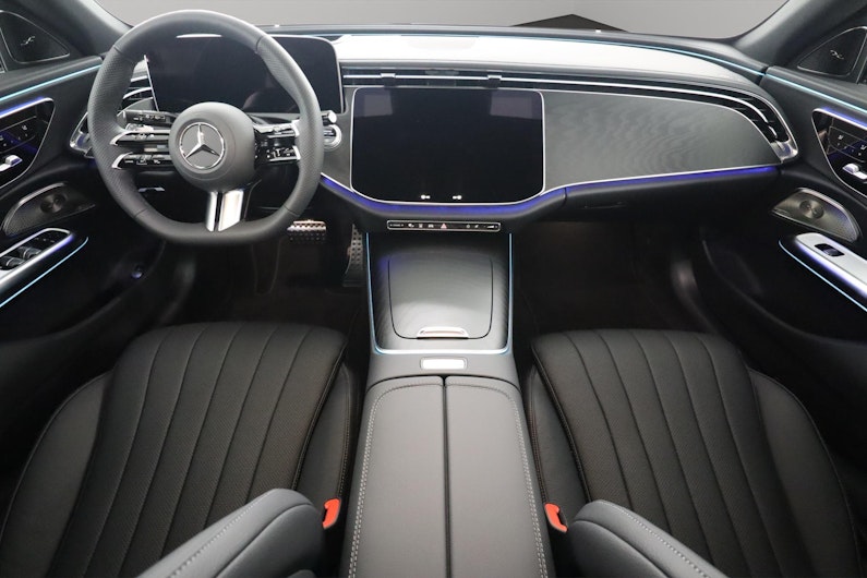 Vehicle image MERCEDES-BENZ E 220