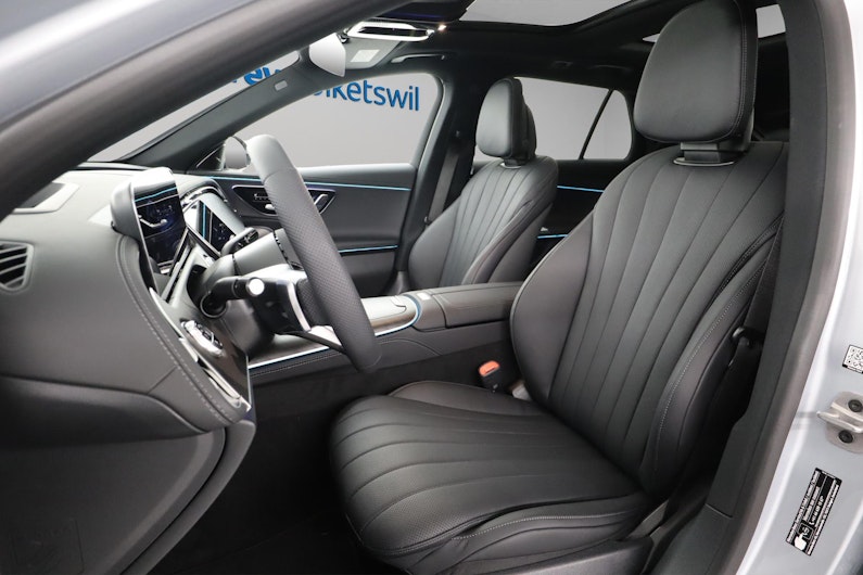 Vehicle image MERCEDES-BENZ E 220