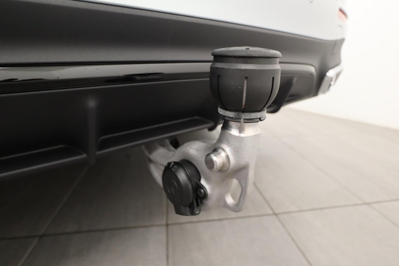 Vehicle image MERCEDES-BENZ E 220