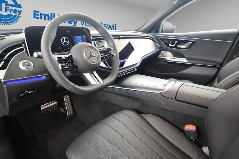 Vehicle image MERCEDES-BENZ E 220