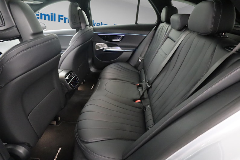 Vehicle image MERCEDES-BENZ E 220