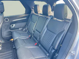 Land Rover Discovery 3.0 D I6 300 Dynamic SE