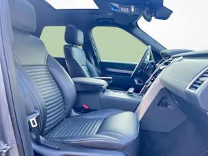 Land Rover Discovery 3.0 D I6 300 Dynamic SE