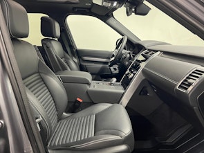 Vehicle image LAND ROVER Discovery 3.0 D I6 300 Dynamic SE