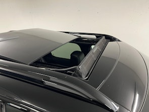 Vehicle image LAND ROVER Discovery 3.0 D I6 300 Dynamic SE