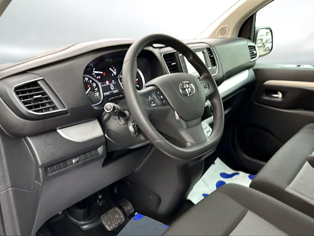 Toyota PROACE Verso L1 2.0 D Shuttle