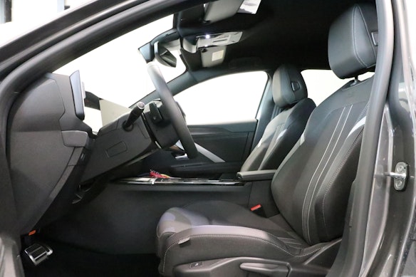 OPEL Astra Sports Tourer 1.6 T PHEV 180 Swiss Plus 2
