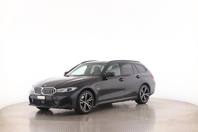 BMW 330e xDrive Touring: Jetzt Probefahrt buchen!