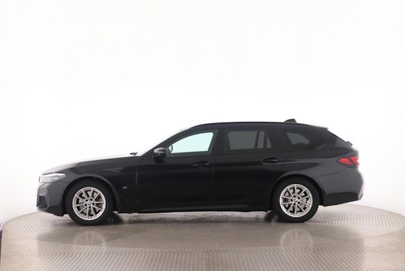 BMW 520d xDrive Touring 2