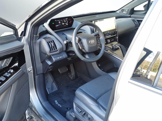 Vehicle image 13 Vehicle image 13