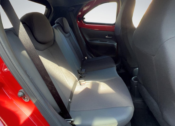 Vehicle image 16 Vehicle image 16