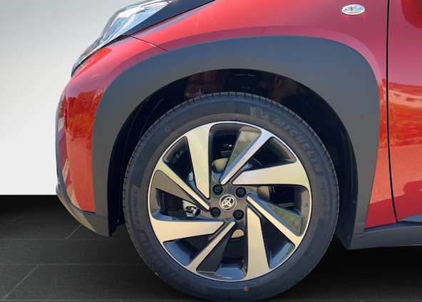 Vehicle image 18 Vehicle image 18