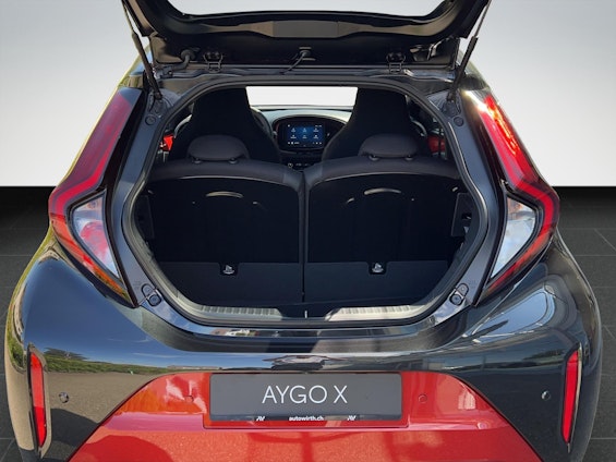 Vehicle image 17 Vehicle image 17