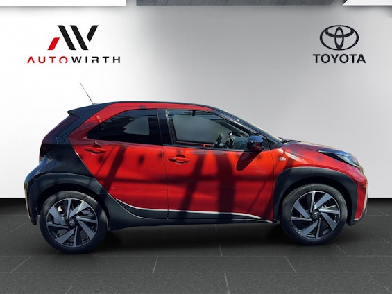 Vehicle image 3 Vehicle image 3