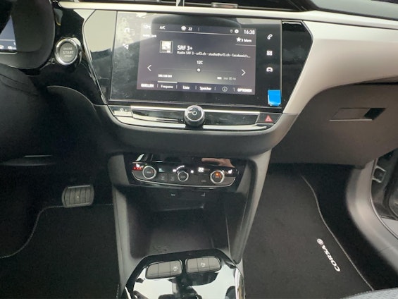 Vehicle image 14 Vehicle image 14