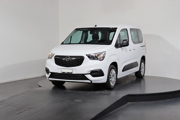 First vehicle image