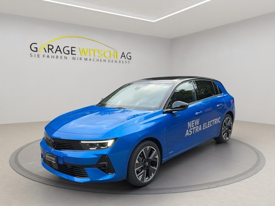 First vehicle image