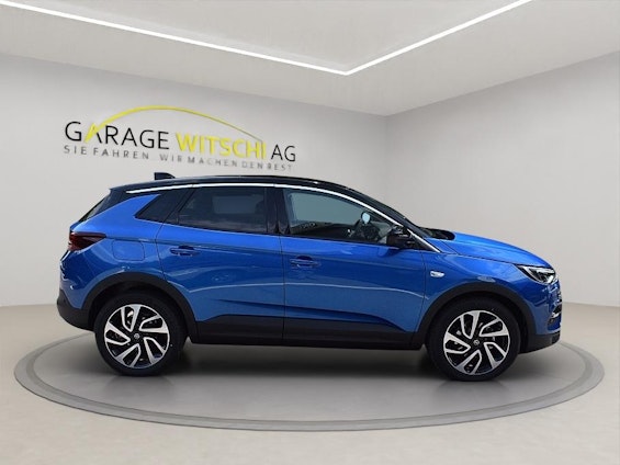 Vehicle image 3 Vehicle image 3