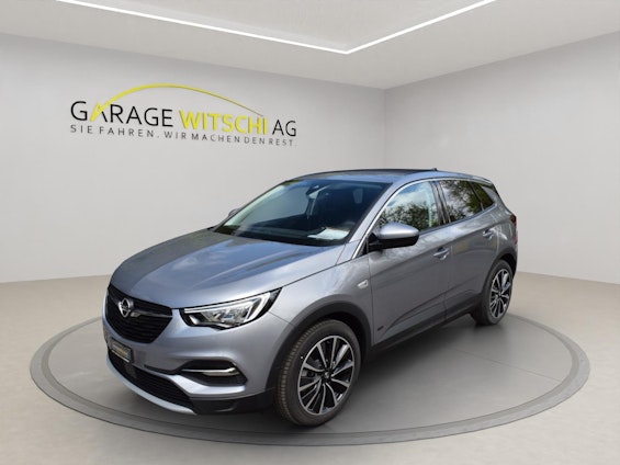 First vehicle image
