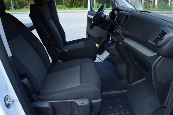 Vehicle image 30