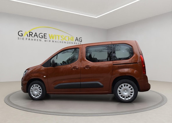 Vehicle image 6 Vehicle image 6