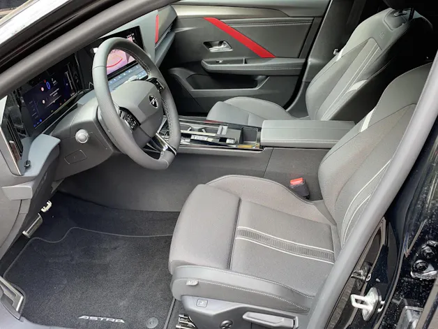 Opel Astra L 1.6 Turbo PHEV Swiss Plus HYBRID