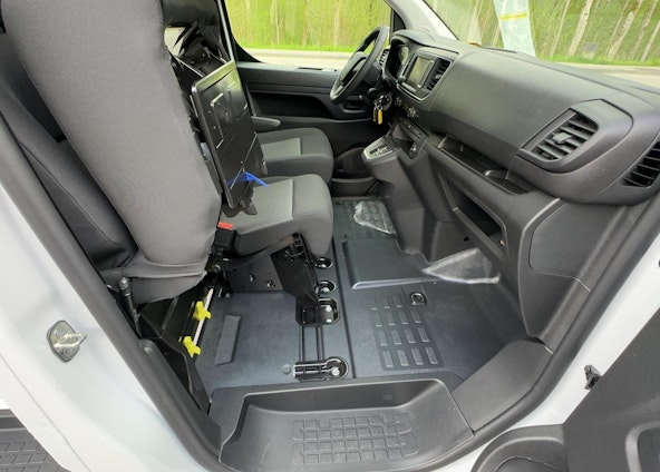 Vehicle image 14 Vehicle image 14