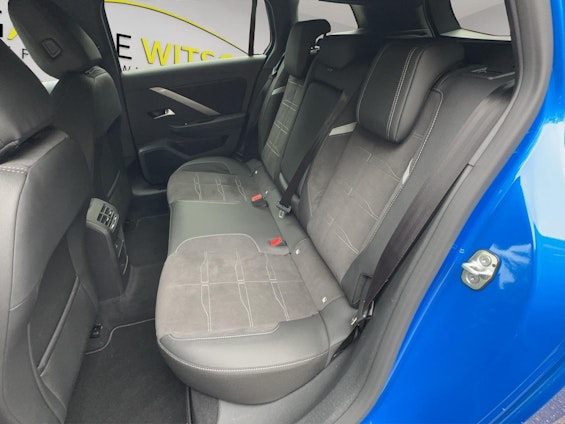 Vehicle image 10 Vehicle image 10