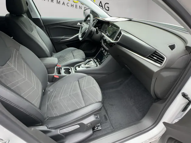 Opel Grandland 1.2 Turbo Elegance