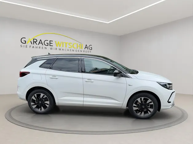 Opel Grandland 1.2 Turbo Elegance