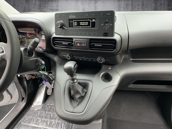 Vehicle image 12 Vehicle image 12