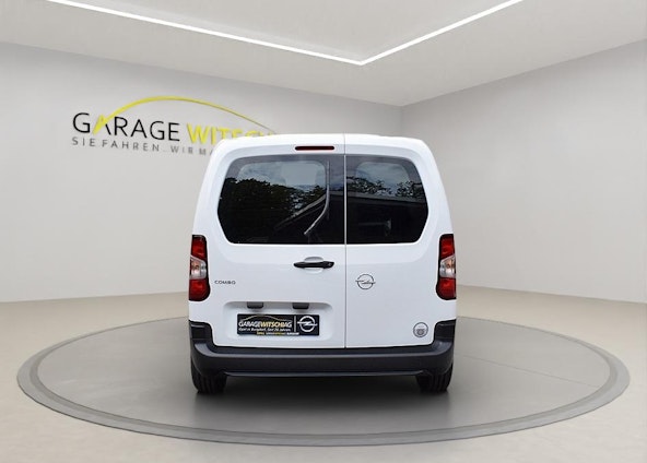 Vehicle image 4 Vehicle image 4