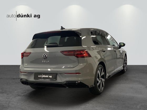 VW Golf VIII 1.5 eTSI R-Line DSG 5 km pour 34850 CHF - acheter sur