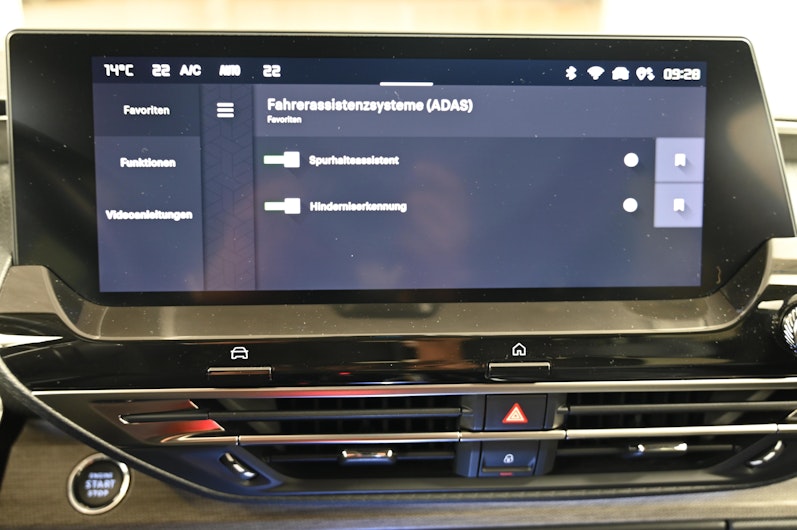 Vehicle image CITROEN C5 X