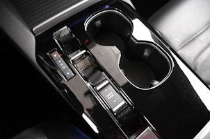 Vehicle image CITROEN C5 X 1.6 Plug-in Hybrid Shine